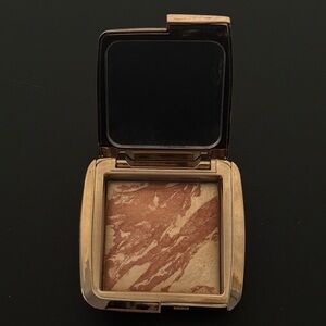 Like new: Hourglass Ambient Strobe Lighting Blush in Brilliant Nude